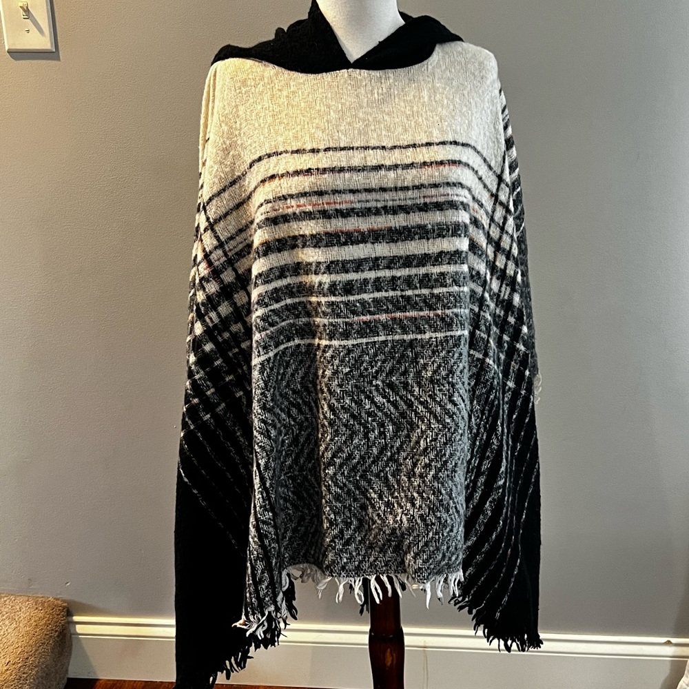 Marc New York Andrew Marc Poncho one size